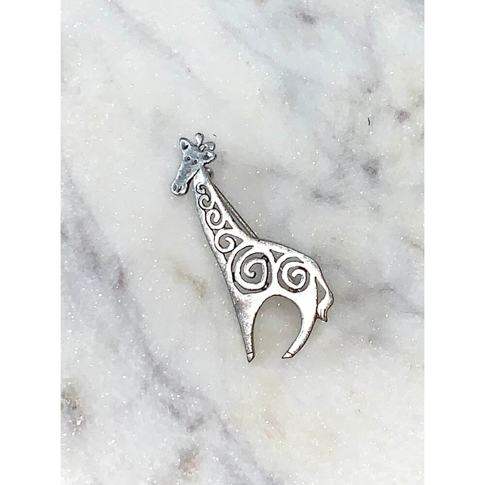 Lia Sophia Retired Safari Pewter Giraffe Open Scroll Brooch EUC - Picture 2 of 6